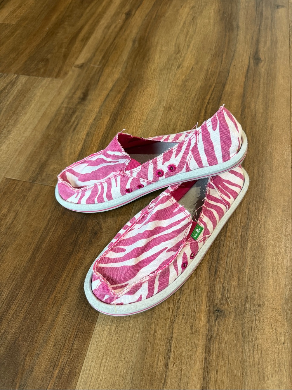 Sanuk Fuchsia Zebra I’m Game Canvas Loafers NEVER WORN